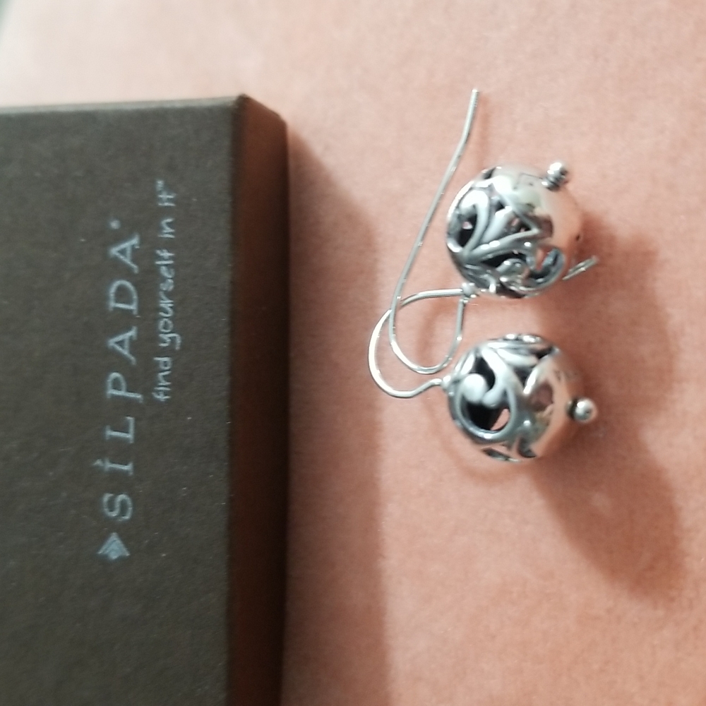 SLIPADA EARRINGS